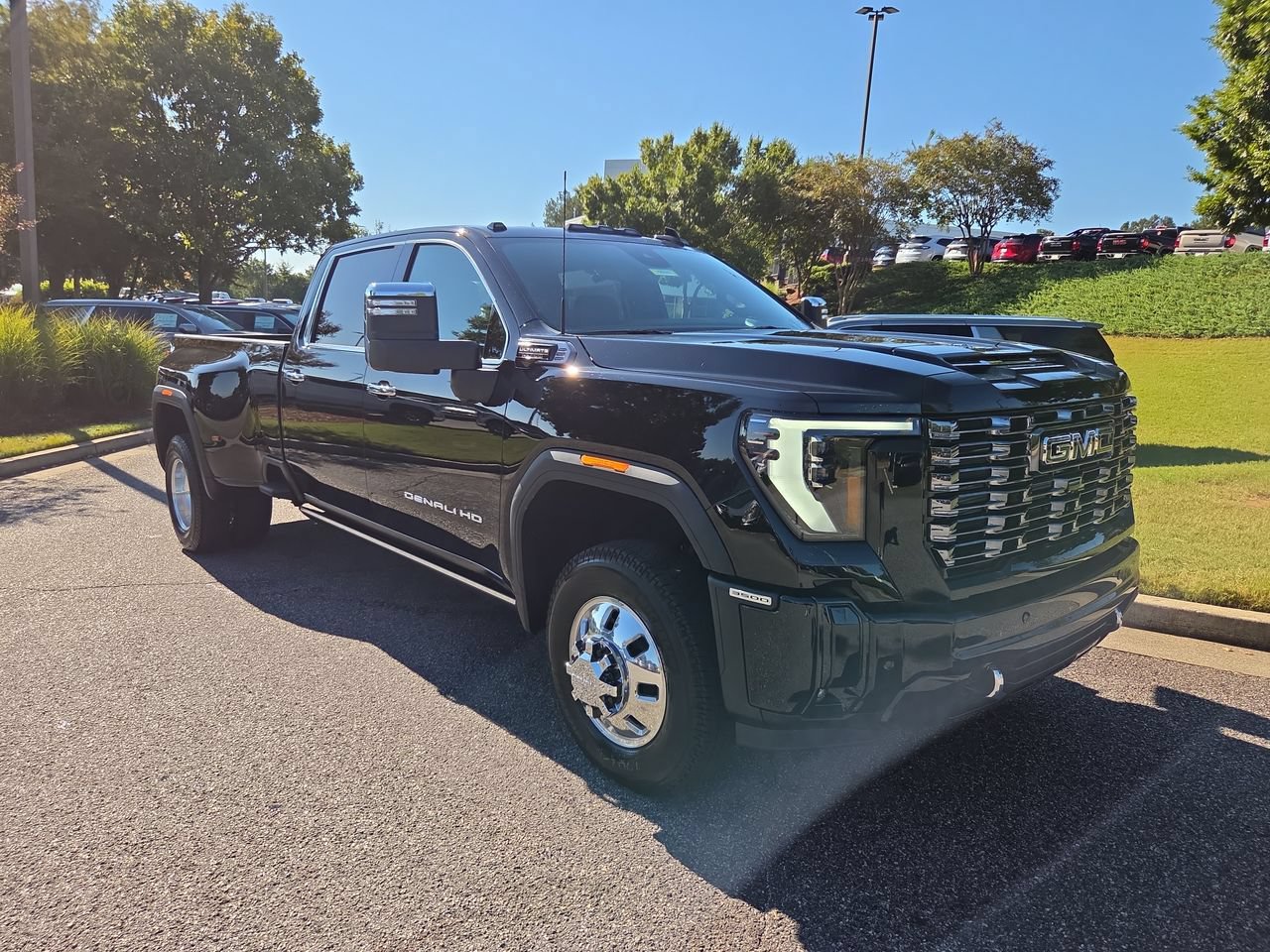 New 2026 GMC Sierra 3500 Denali Ultimate AWD/4WD image 2