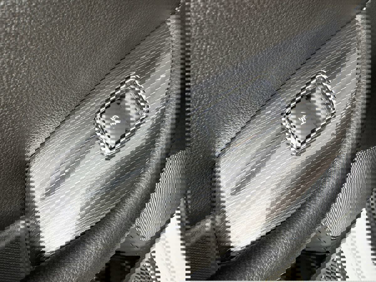 Used 2018 Chevrolet Impala Premier FWD image 36