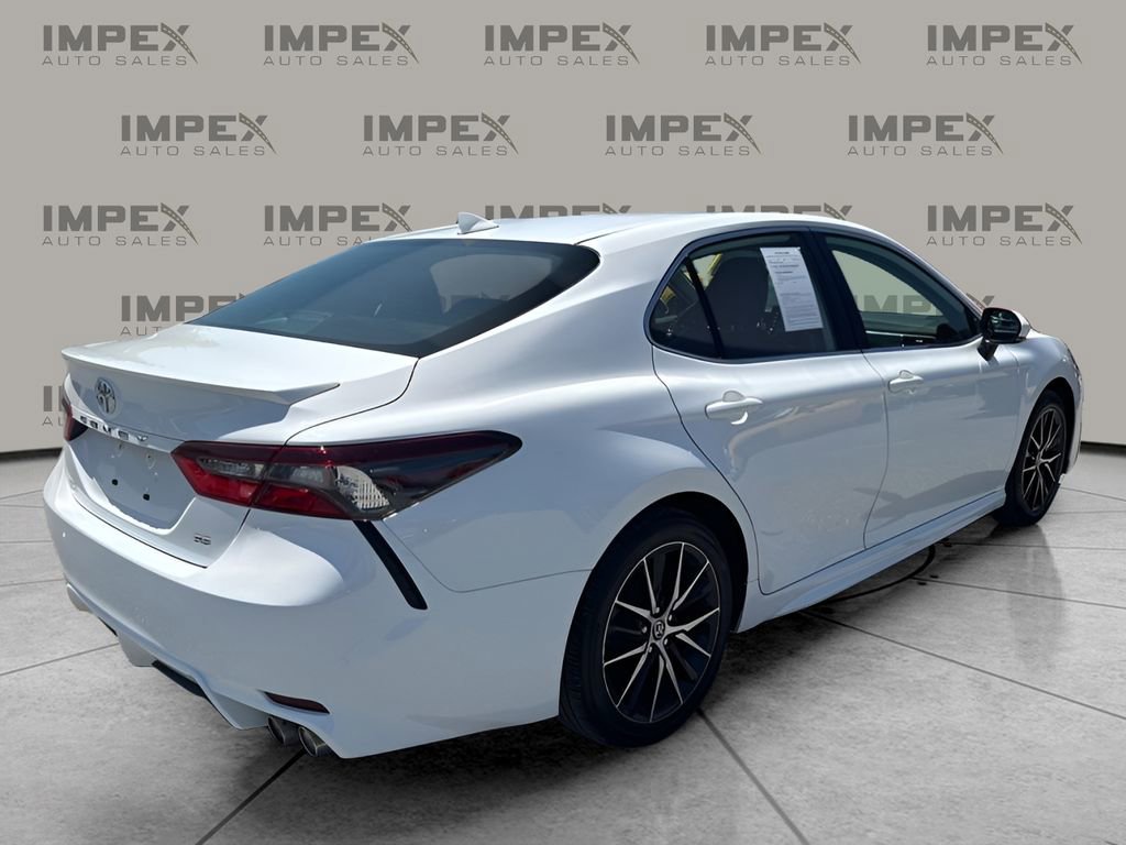 Used 2023 Toyota Camry SE FWD image 5