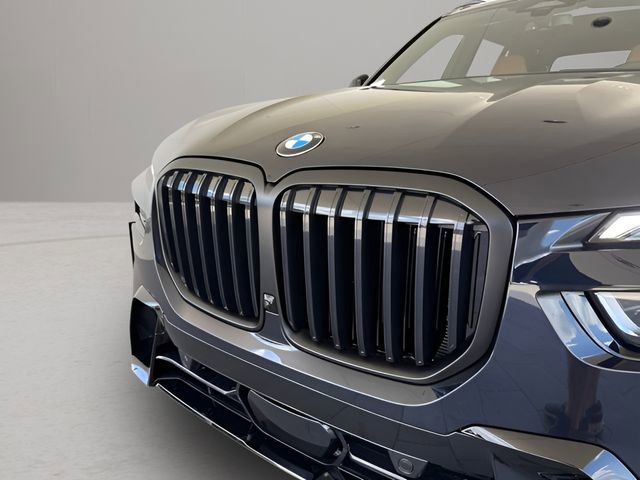 Used 2026 BMW X7 xDrive40i image 2