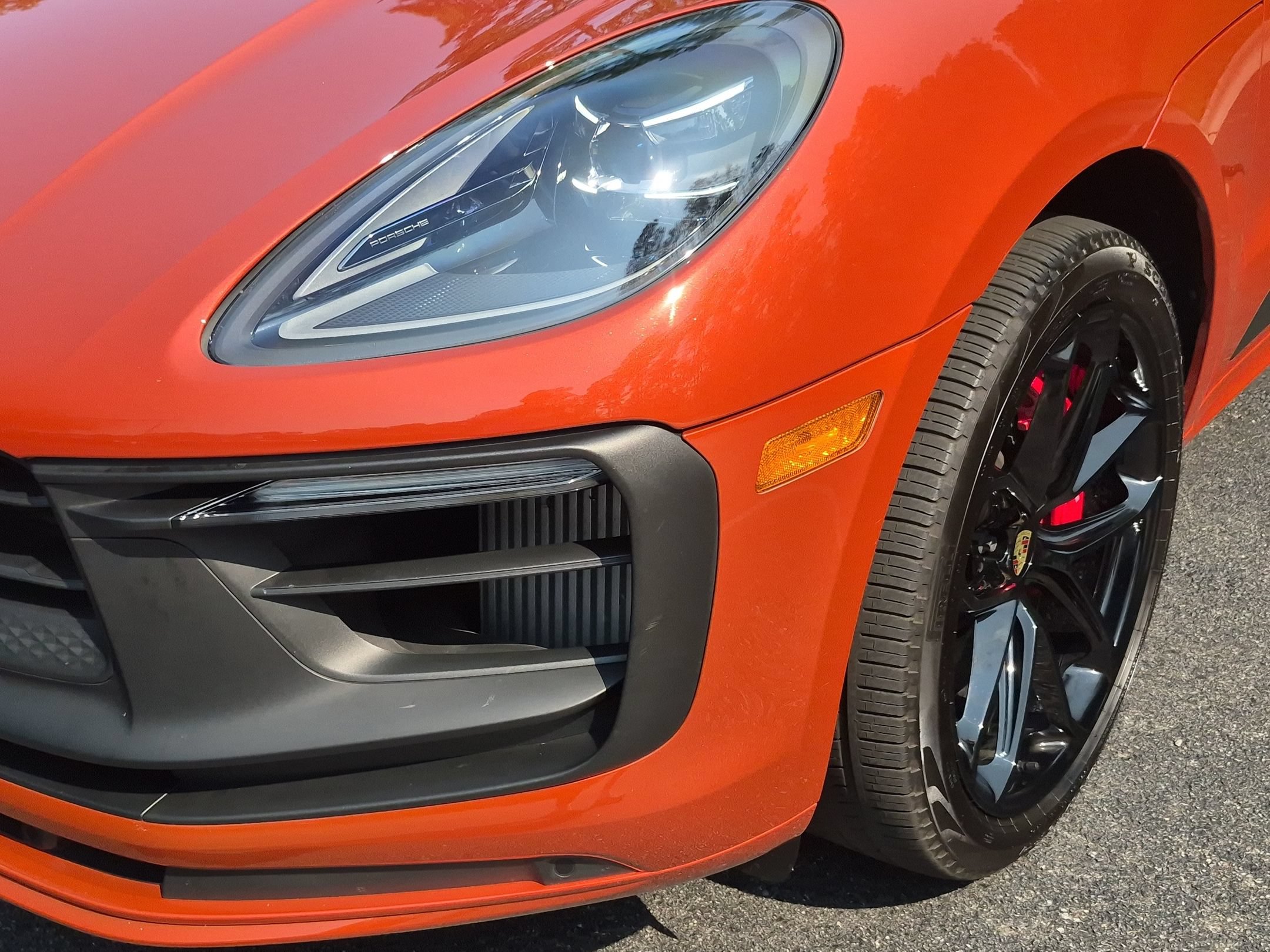 Certified 2023 Porsche Macan GTS AWD/4WD image 28