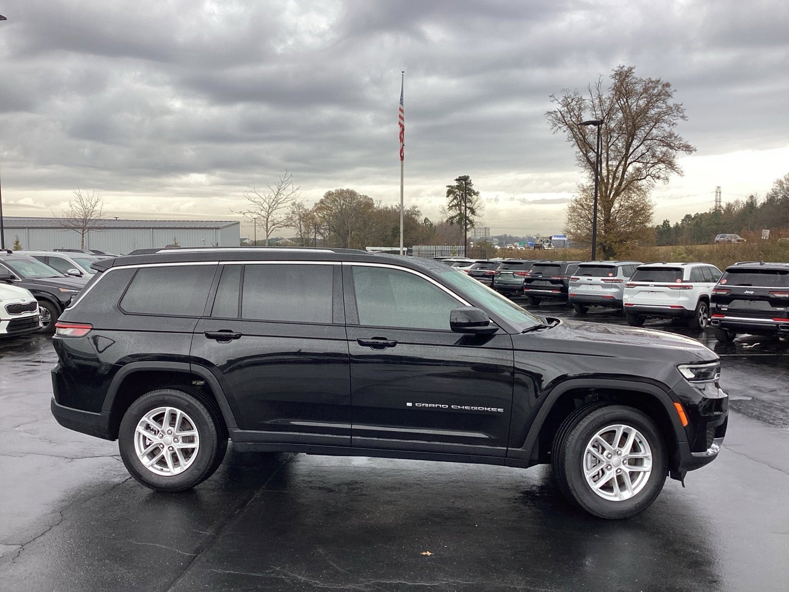 Used 2022 Jeep Grand Cherokee L Laredo w/ Luxury Tech Group I image 6