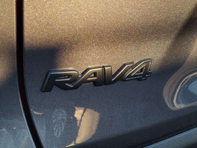 Used 2024 Toyota RAV4 LE AWD/4WD image 22