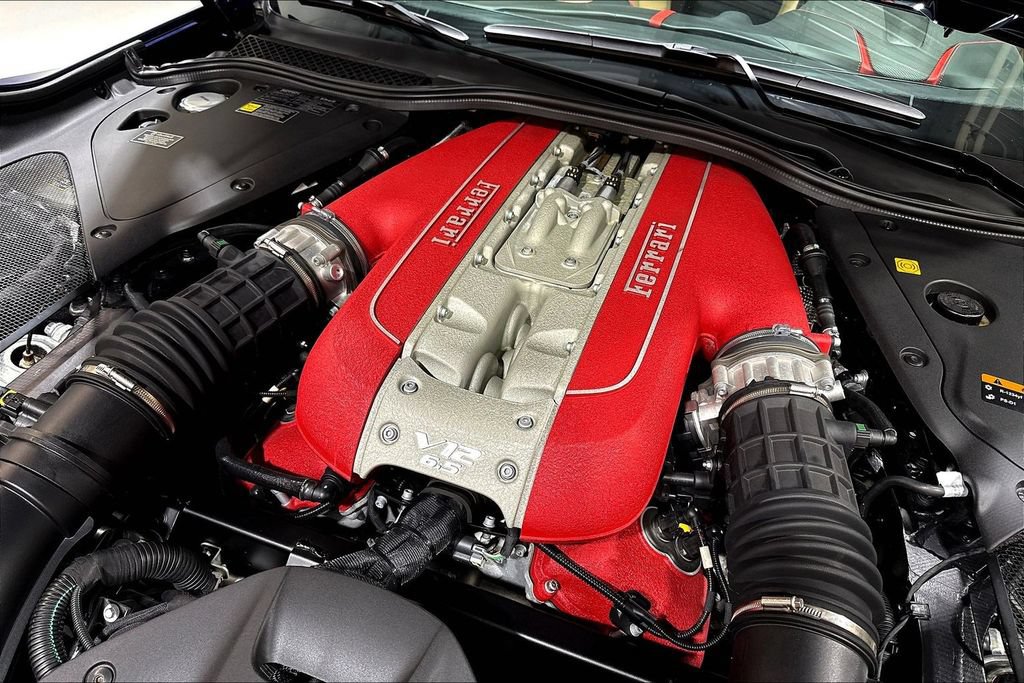 Used 2019 Ferrari 812 Superfast RWD image 26