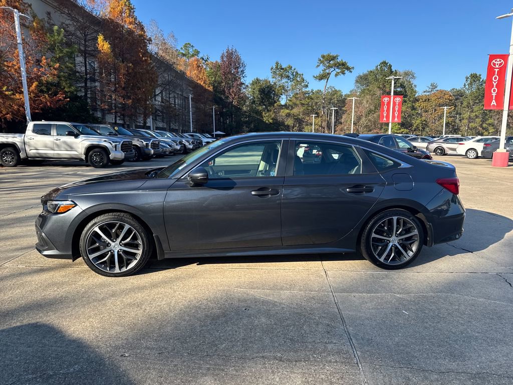 Used 2024 Honda Civic Touring image 2