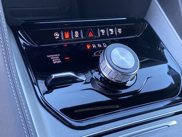 New 2025 Jeep Wagoneer 4WD w/ Convenience Group I image 16