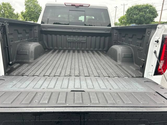 Used 2025 GMC Sierra 1500 AT4 w/ AT4 Premium Package AWD/4WD image 9