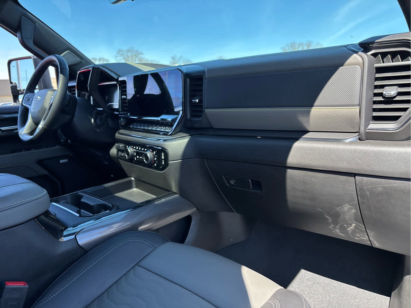 Certified 2024 Chevrolet Silverado 2500 ZR2 w/ Technology Package image 32