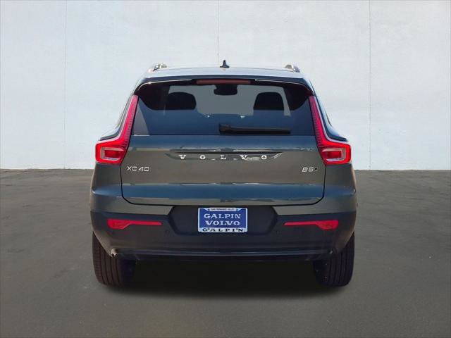 New 2026 Volvo XC40 B5 Ultra w/ Climate Package AWD/4WD image 5