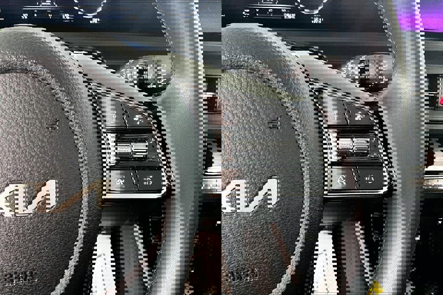 Used 2024 Kia Seltos EX image 12