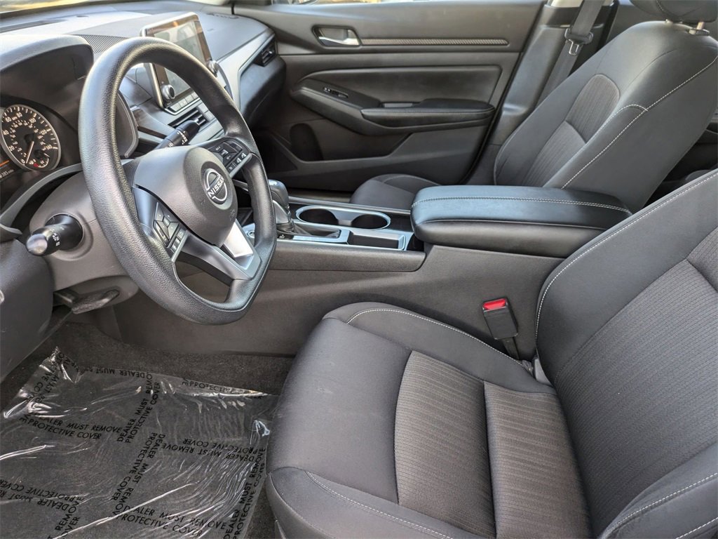 Used 2024 Nissan Altima 2.5 SV image 23