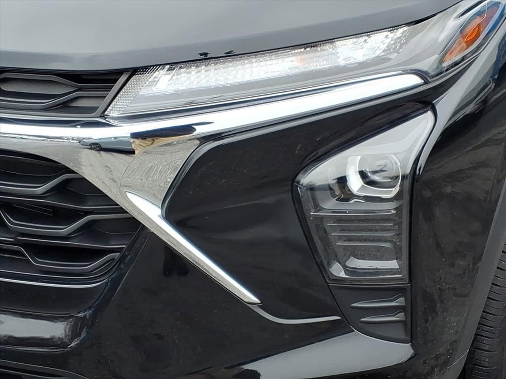 Used 2024 Chevrolet Trax LS image 8