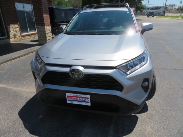 Used 2021 Toyota RAV4 XLE Premium image 2