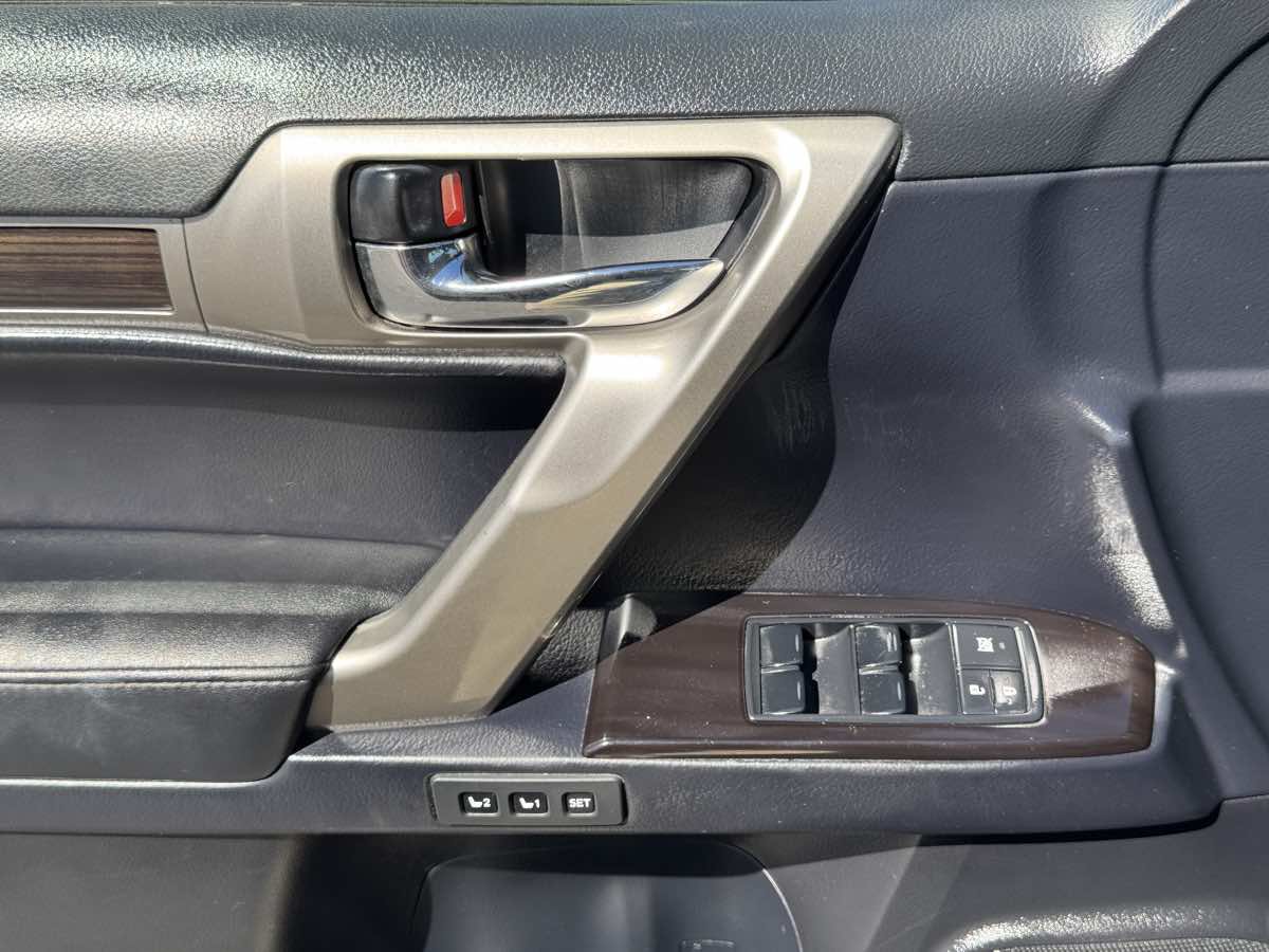 Used 2014 Lexus GX 460 AWD/4WD image 25