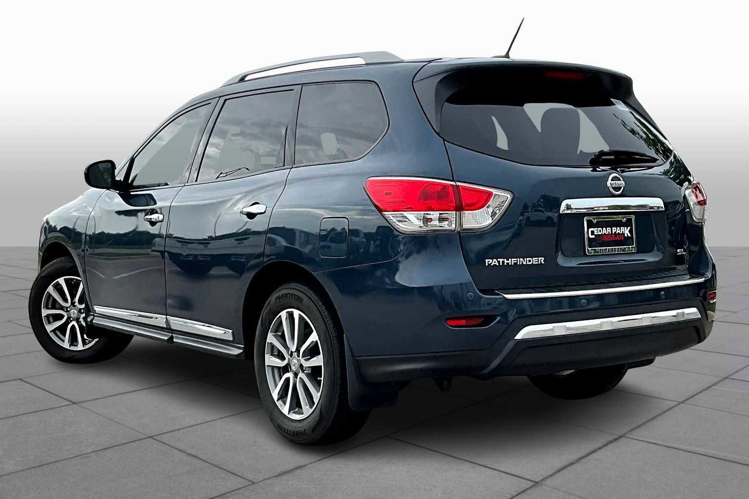 Used 2013 Nissan Pathfinder SL FWD image 12