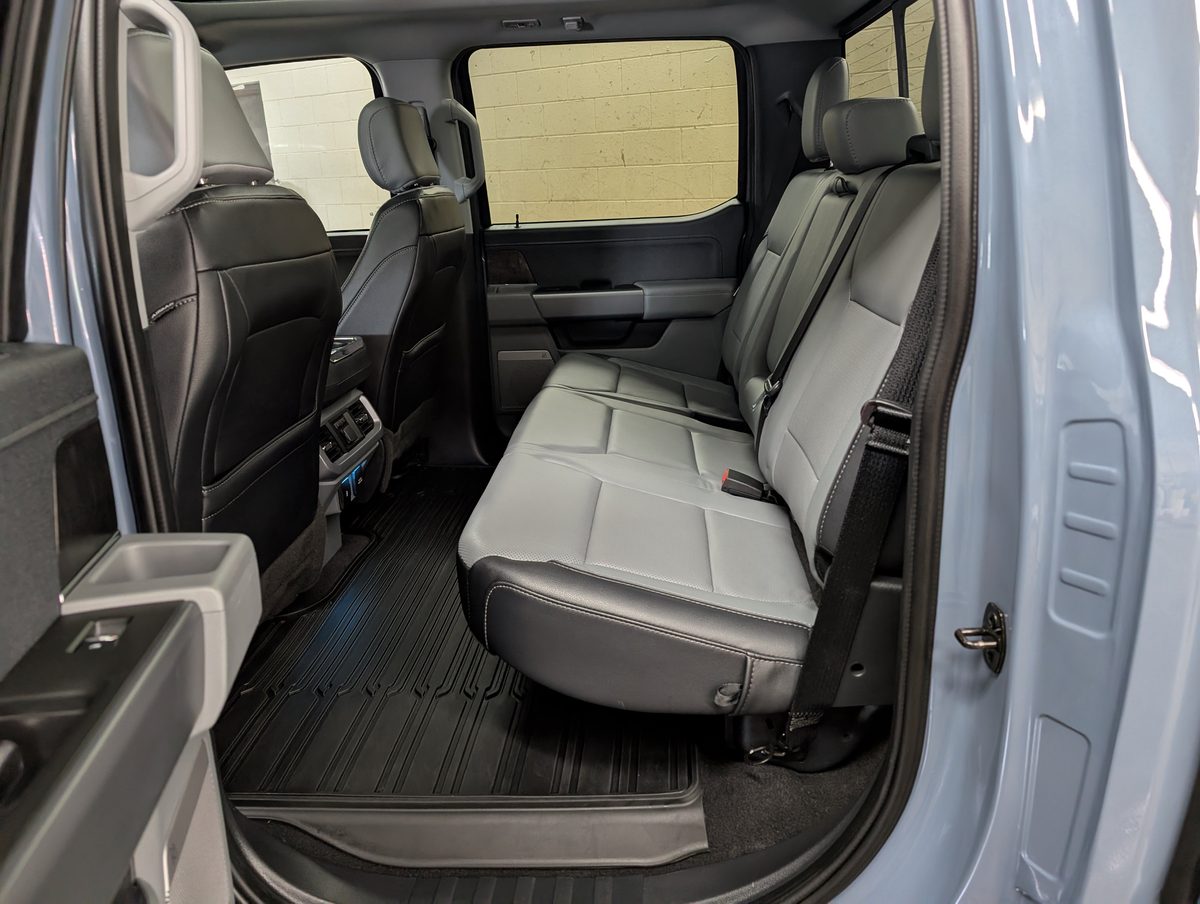 Used 2023 Ford F150 Lariat w/ Equipment Group 502A High AWD/4WD image 6