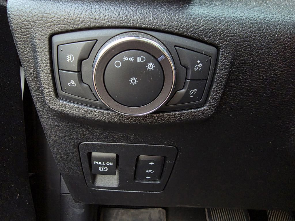 Used 2019 Ford F150 Lariat w/ Equipment Group 502A Luxury AWD/4WD image 13