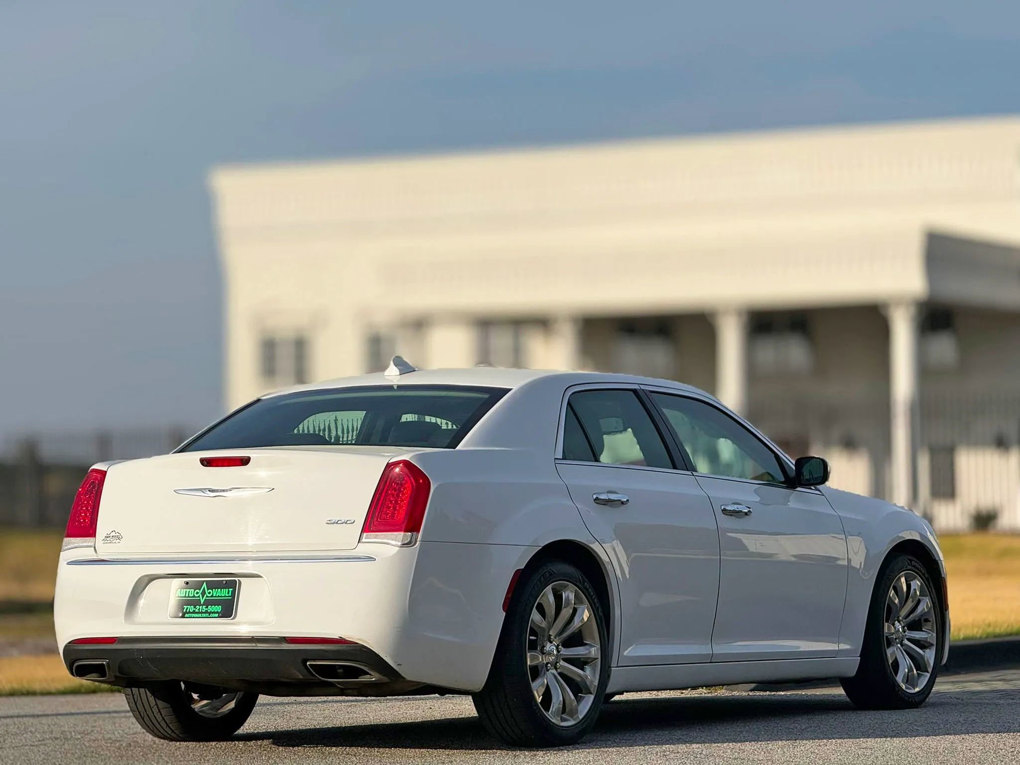 Used 2020 Chrysler 300 Limited image 12