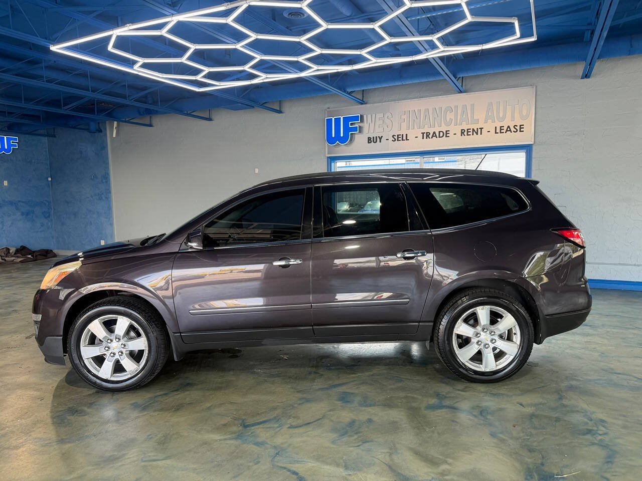 Used 2015 Chevrolet Traverse LTZ AWD/4WD image 11