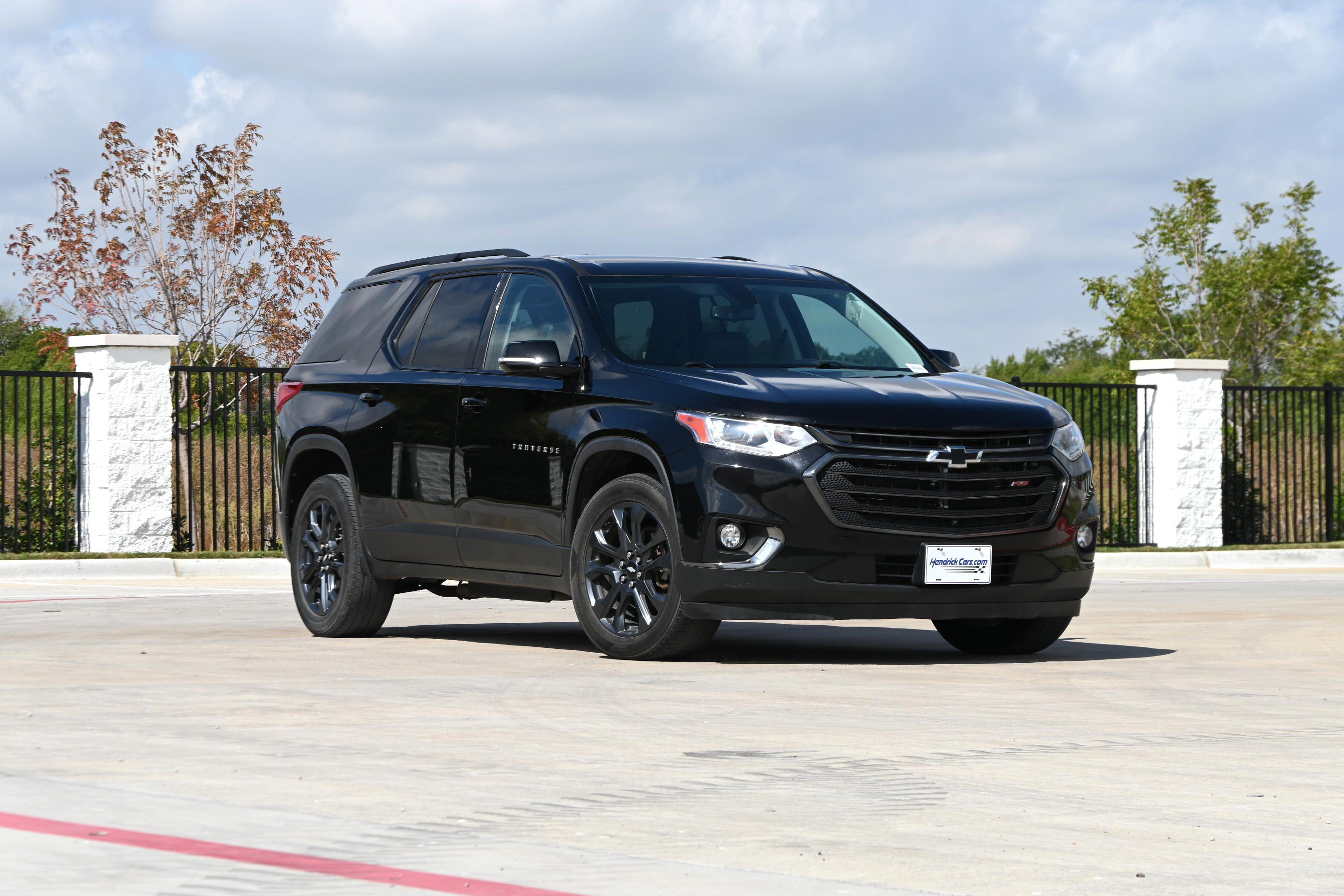 Used 2019 Chevrolet Traverse RS FWD image 2