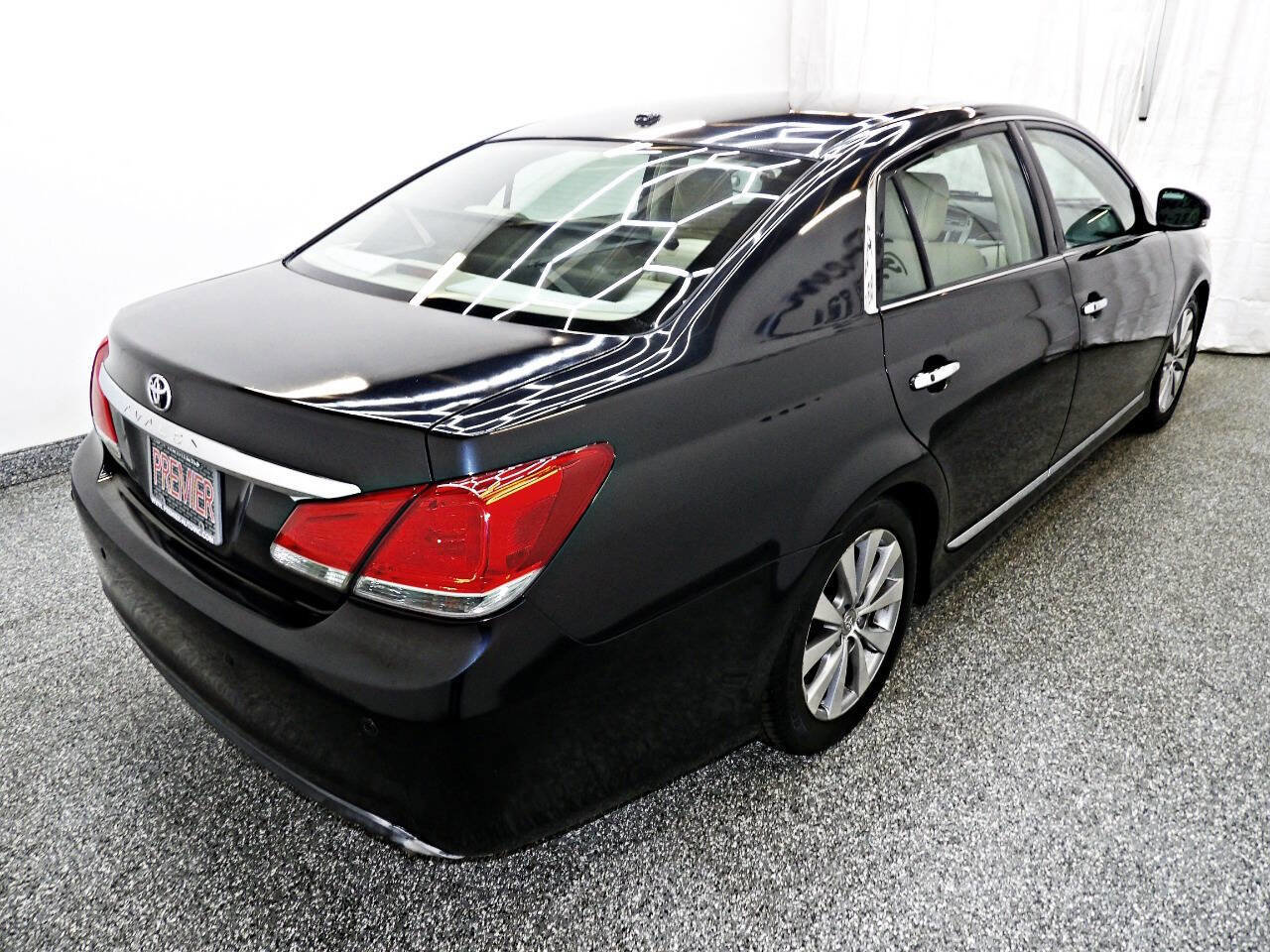 Used 2011 Toyota Avalon Limited FWD image 6