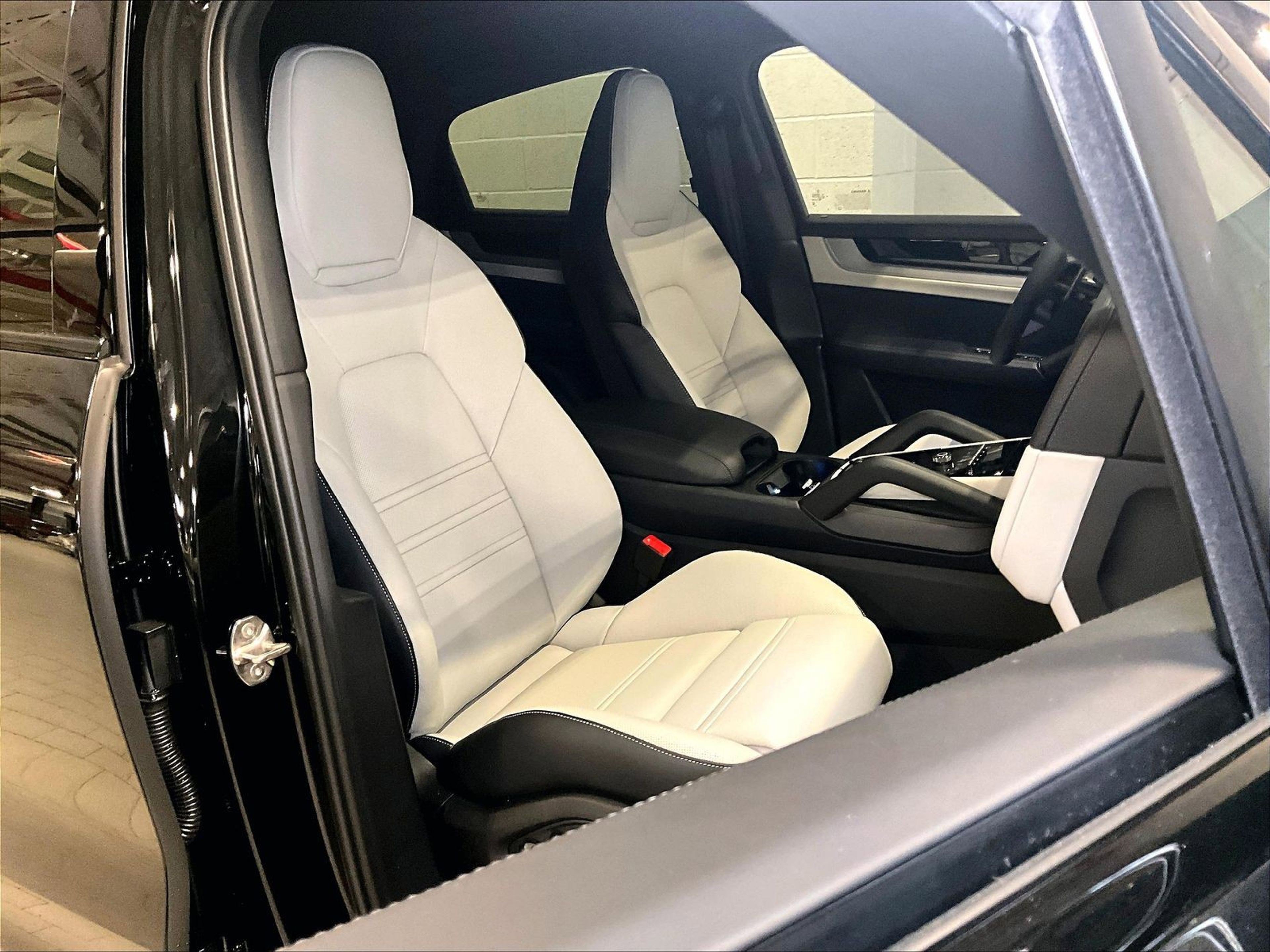 New 2026 Porsche Cayenne E-Hybrid image 10