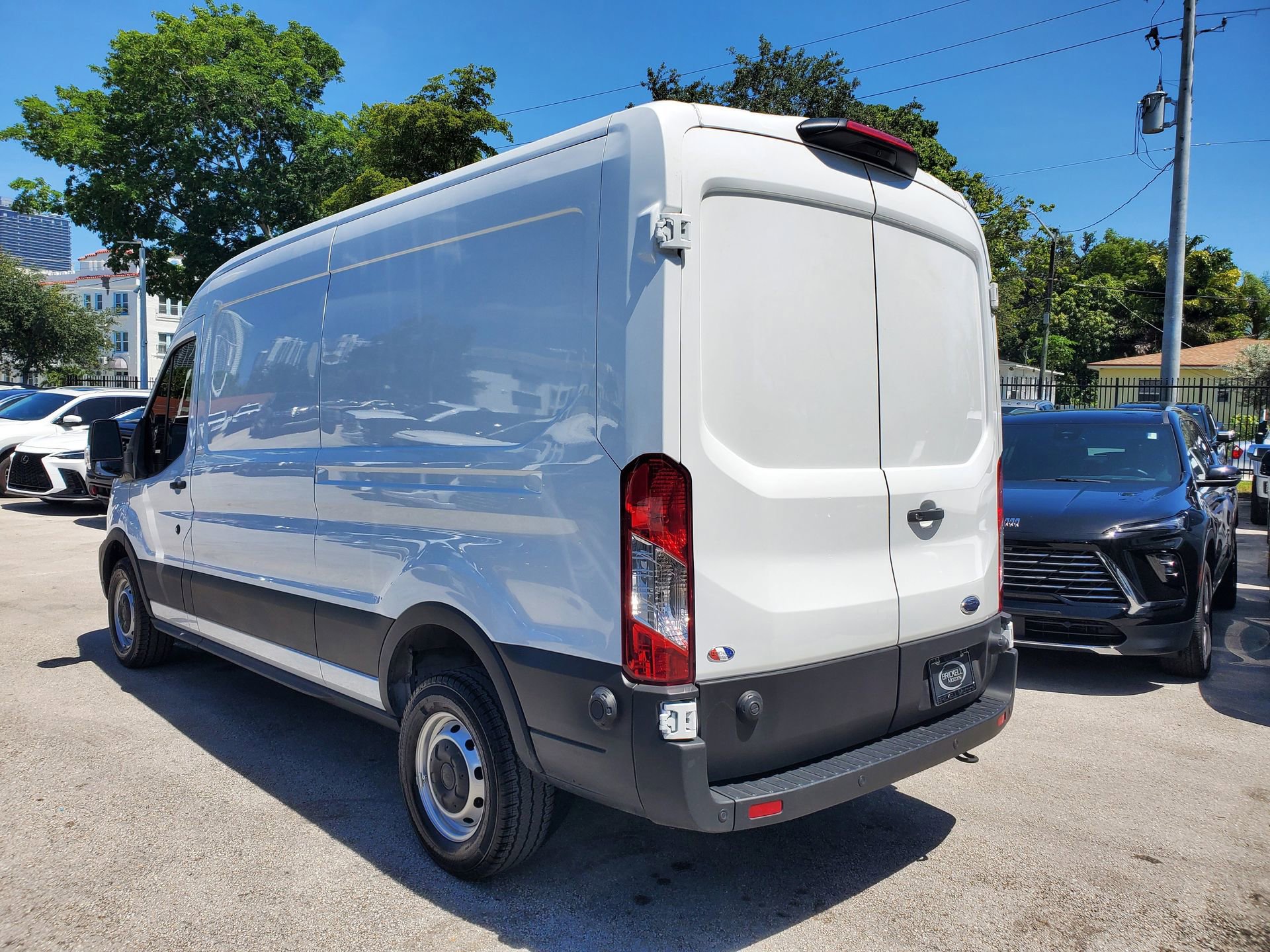 Used 2024 Ford Transit 250 148 Medium Roof RWD image 4