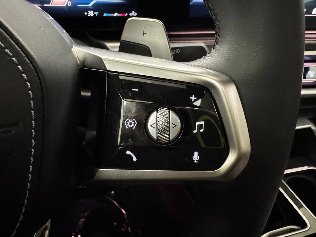 Used 2023 BMW 760i xDrive w/ Executive Package image 26