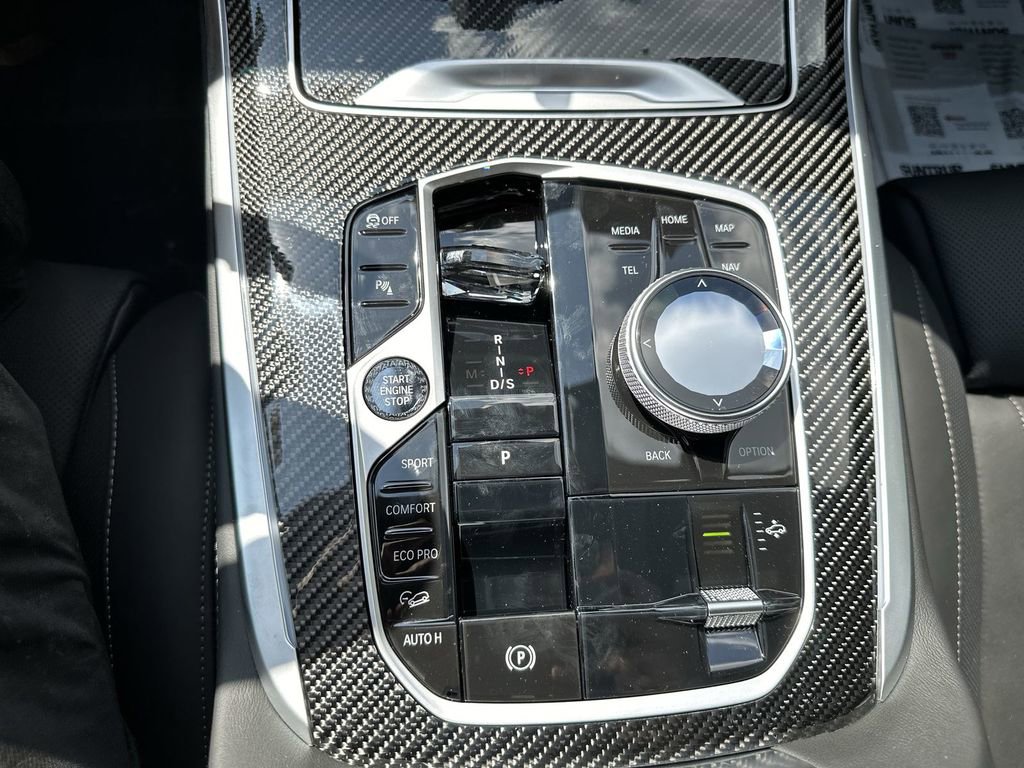 Used 2025 BMW X7 M60i image 44
