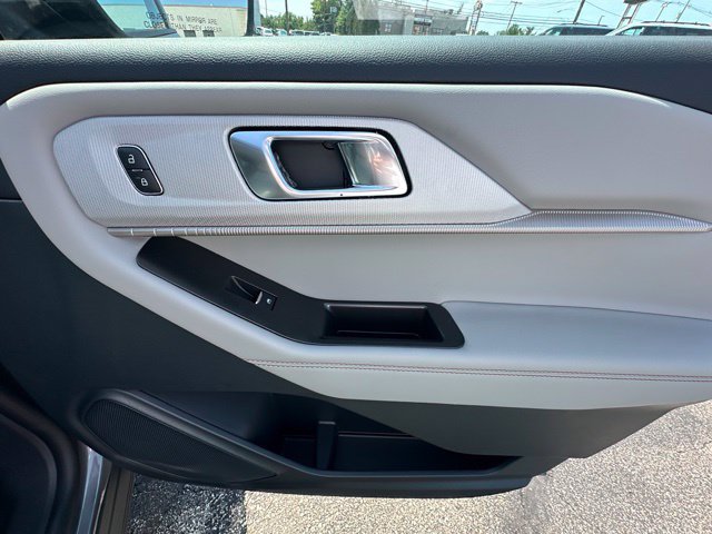 New 2026 Ford Explorer Active w/ Active Comfort Package AWD/4WD image 24