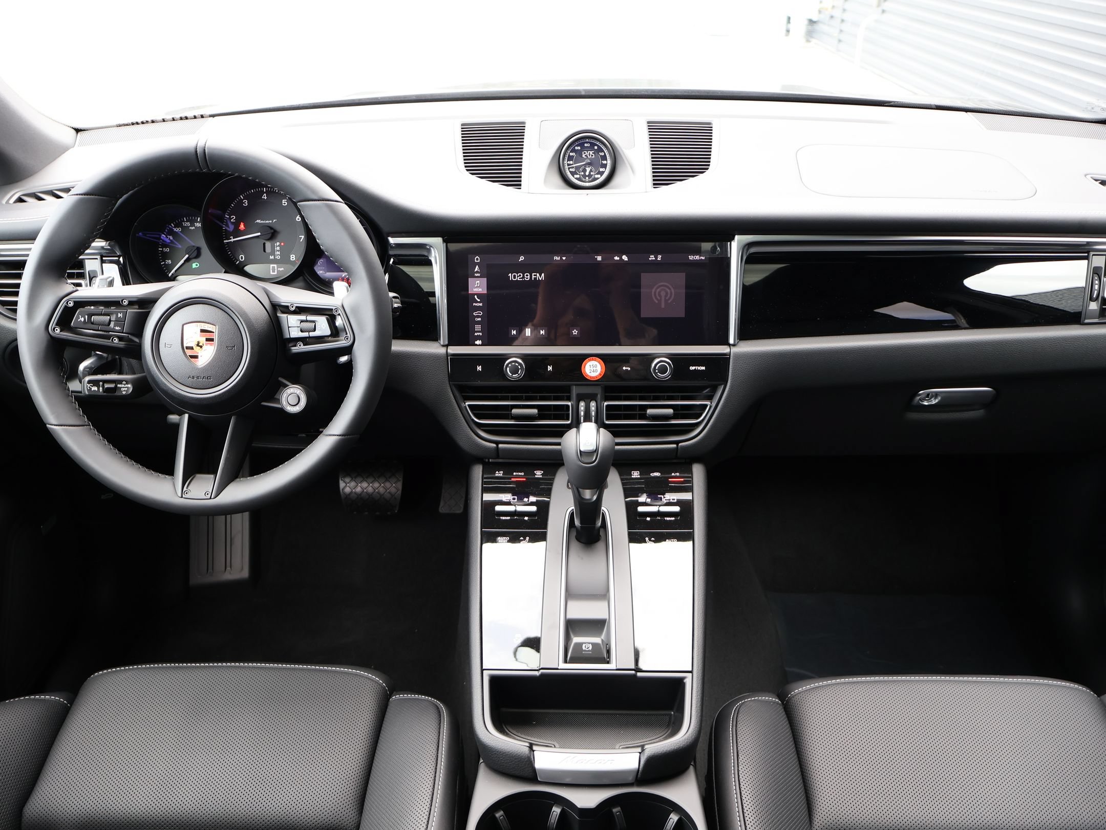 New 2026 Porsche Macan Turbo AWD/4WD image 22