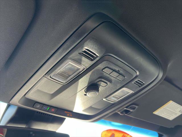 Used 2024 Chevrolet Suburban LT image 32