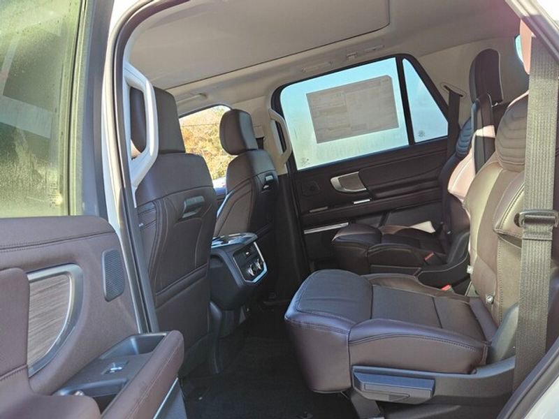 New 2025 Ford Expedition Platinum w/ Platinum Ultimate Package image 7