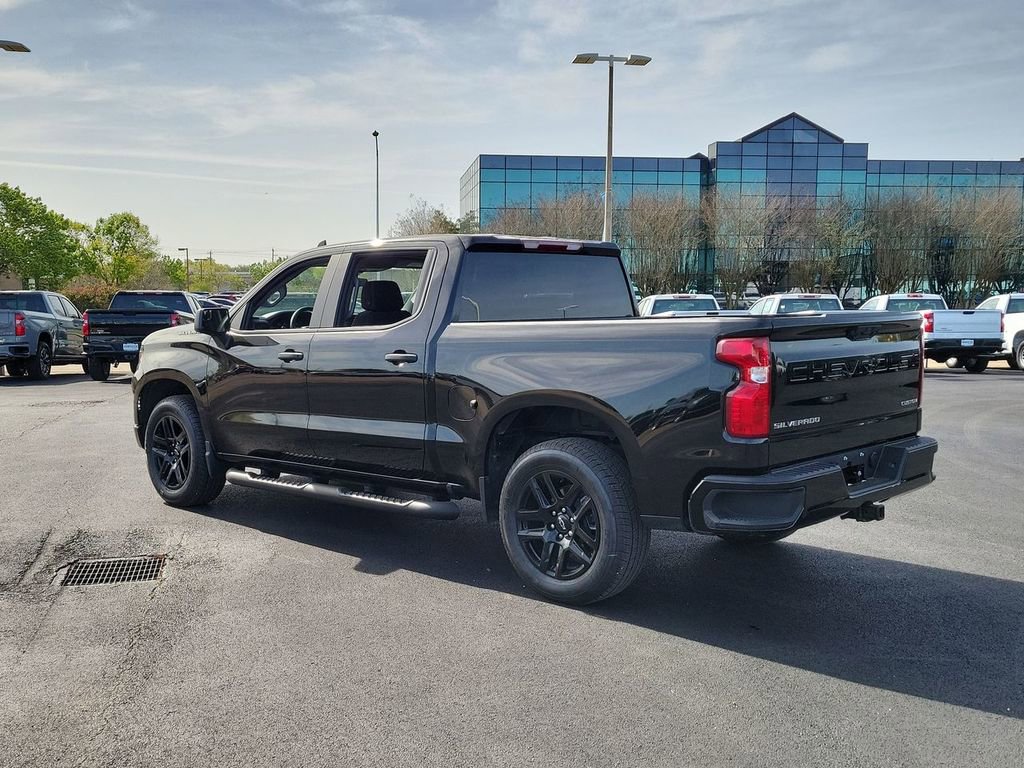 Used 2025 Chevrolet Silverado 1500 Custom image 4