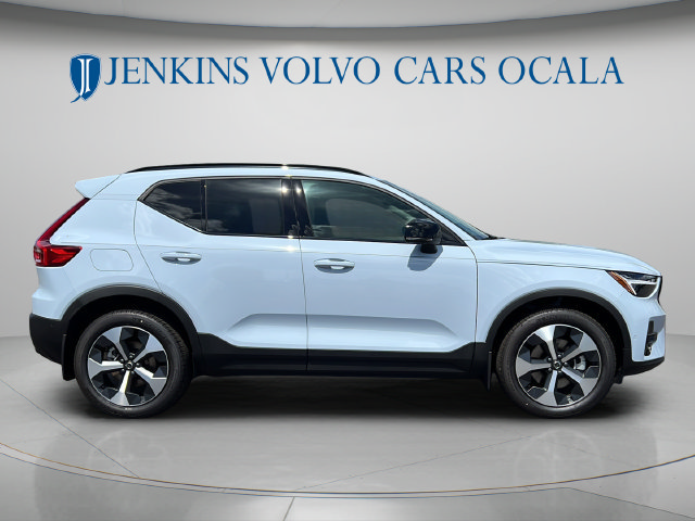 New 2026 Volvo XC40 B5 Plus AWD/4WD image 2