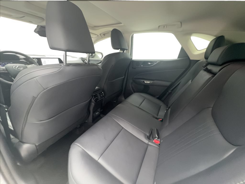 Used 2025 Lexus NX 250 FWD w/ Towing Package (2000 Lbs) image 23