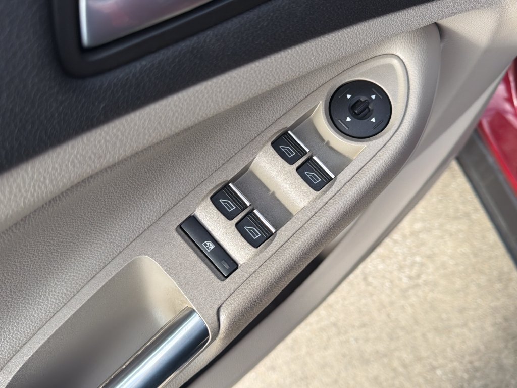 Used 2019 Ford Escape Titanium FWD image 16
