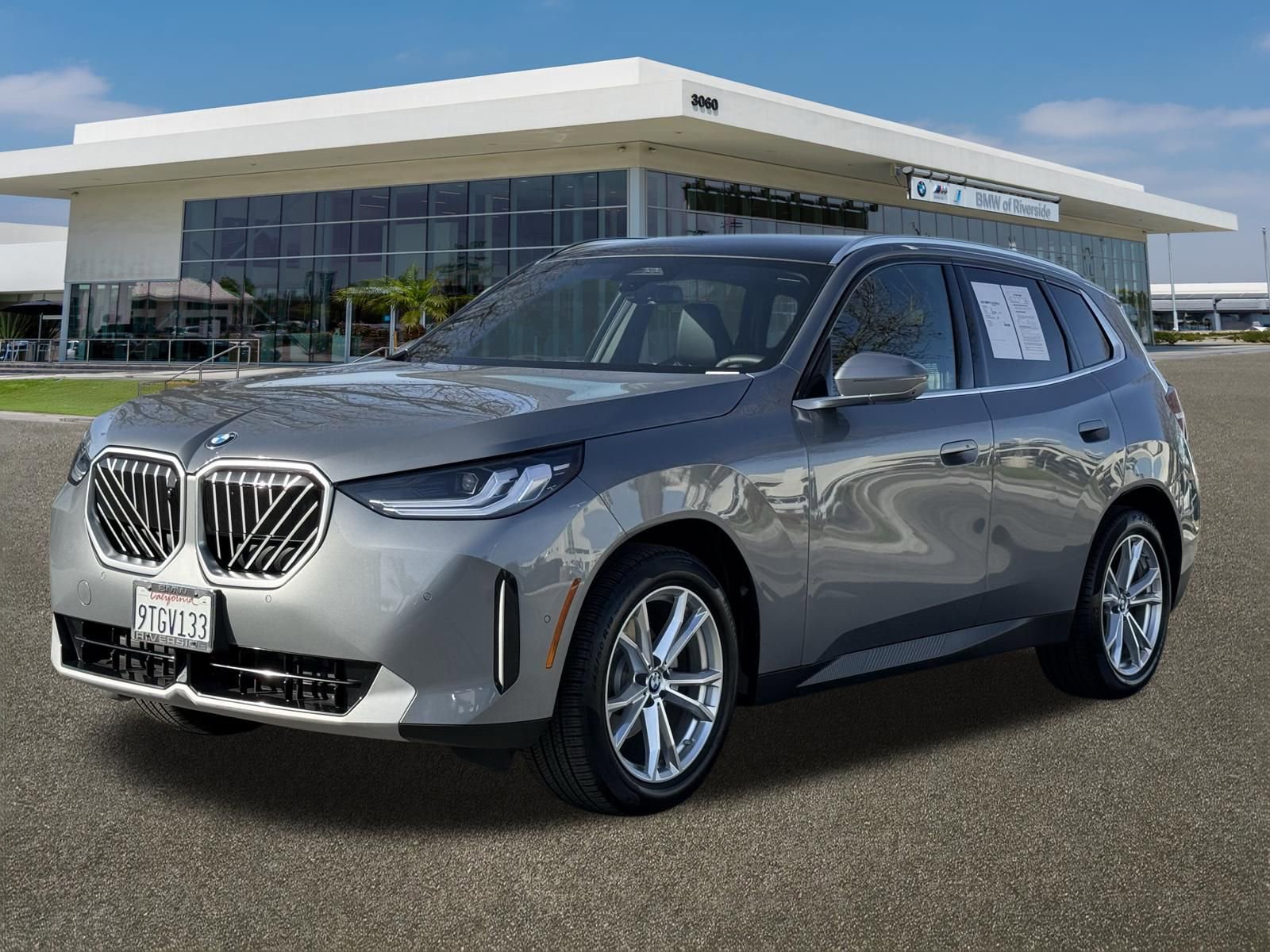 Used 2025 BMW X3 xDrive30i w/ Premium Package image 4