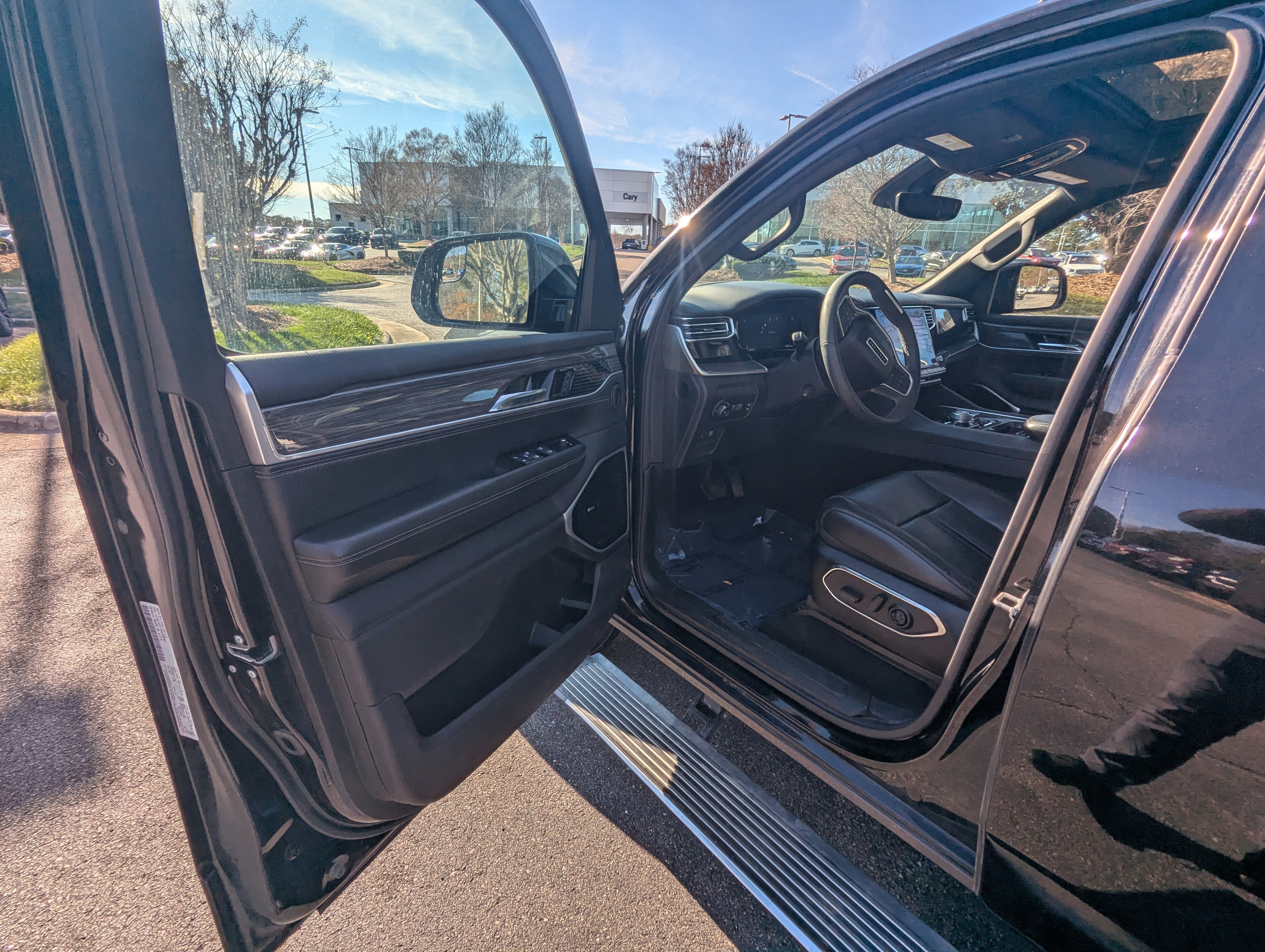 Used 2022 Jeep Wagoneer Series III w/ Premium Group I image 8