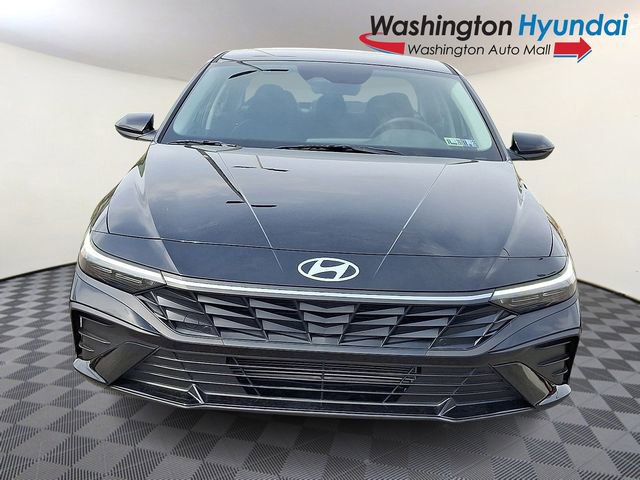 Certified 2026 Hyundai Elantra SE FWD image 2