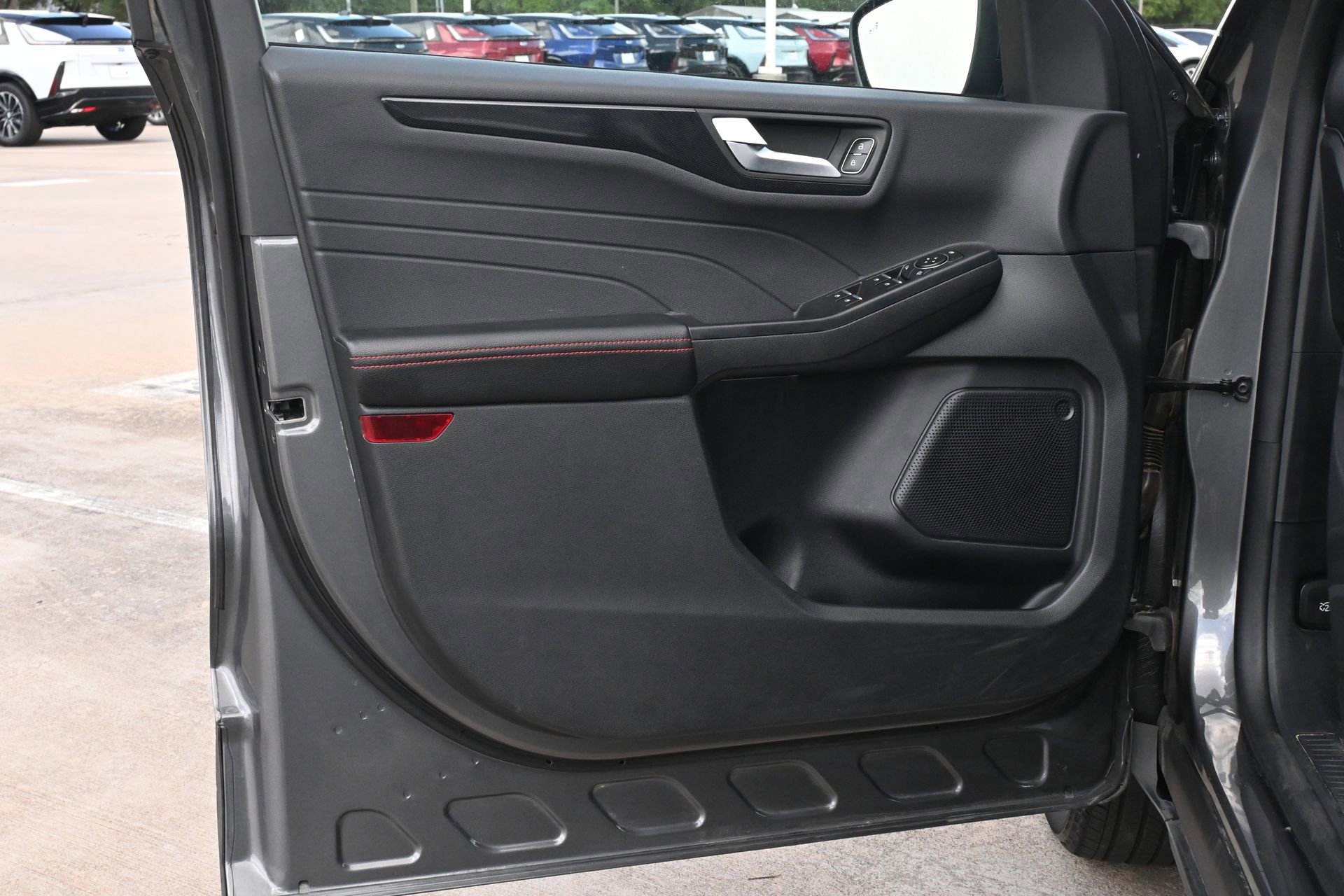 Used 2025 Ford Escape ST-Line AWD/4WD image 19