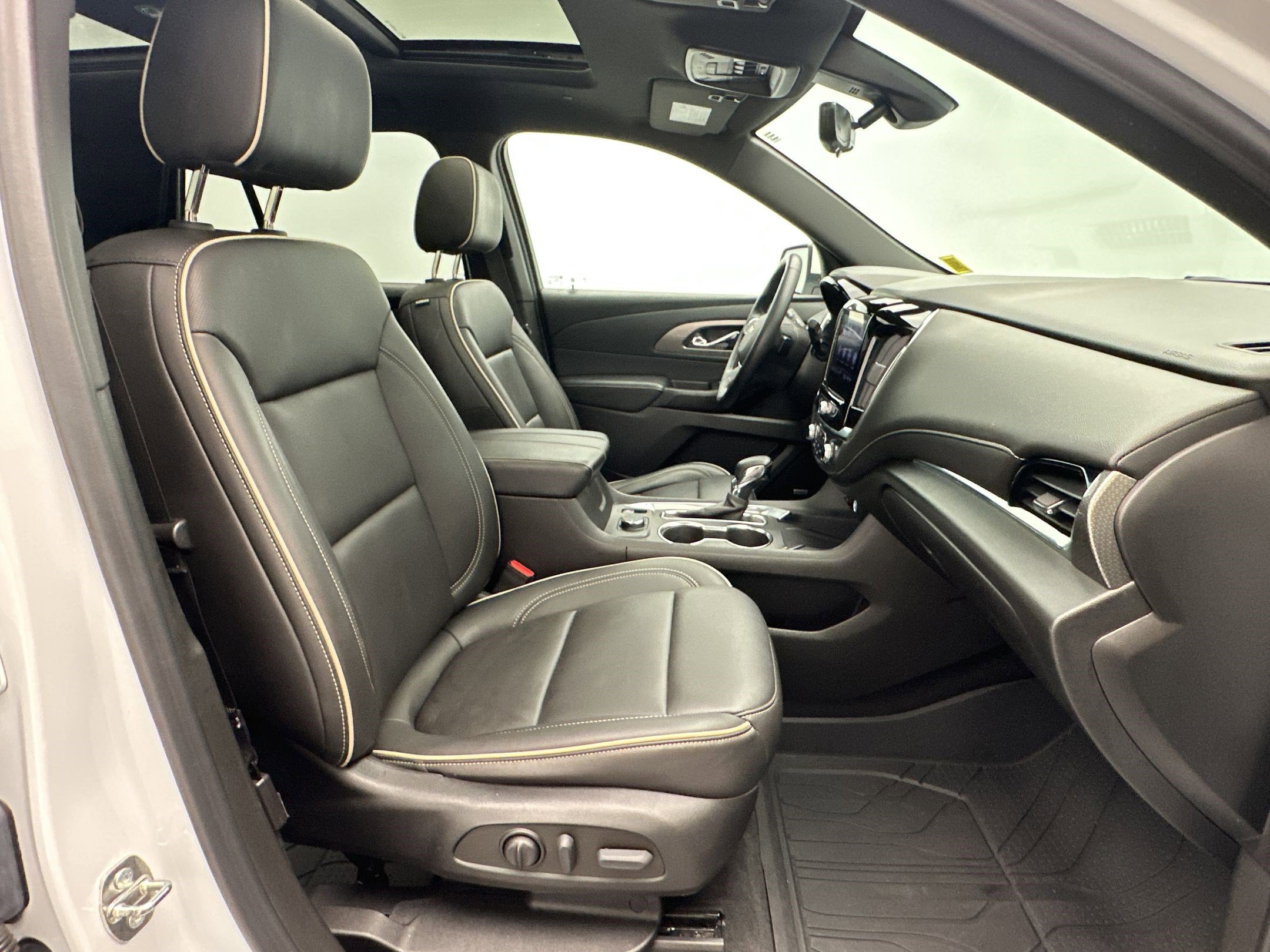 Certified 2023 Chevrolet Traverse Premier w/ LPO, Floor Liner Package AWD/4WD image 30