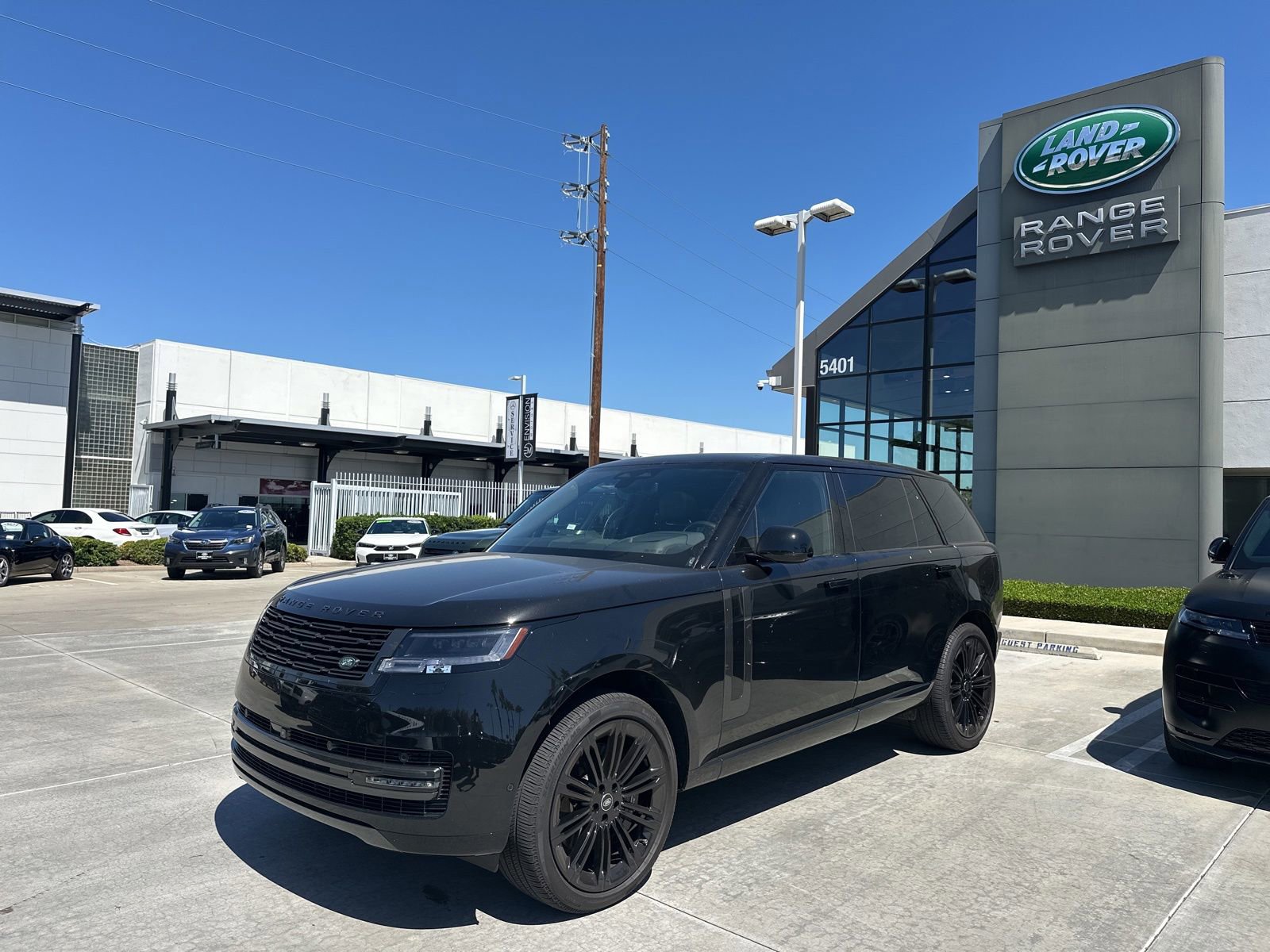 Used 2025 Land Rover Range Rover Long Wheelbase SE