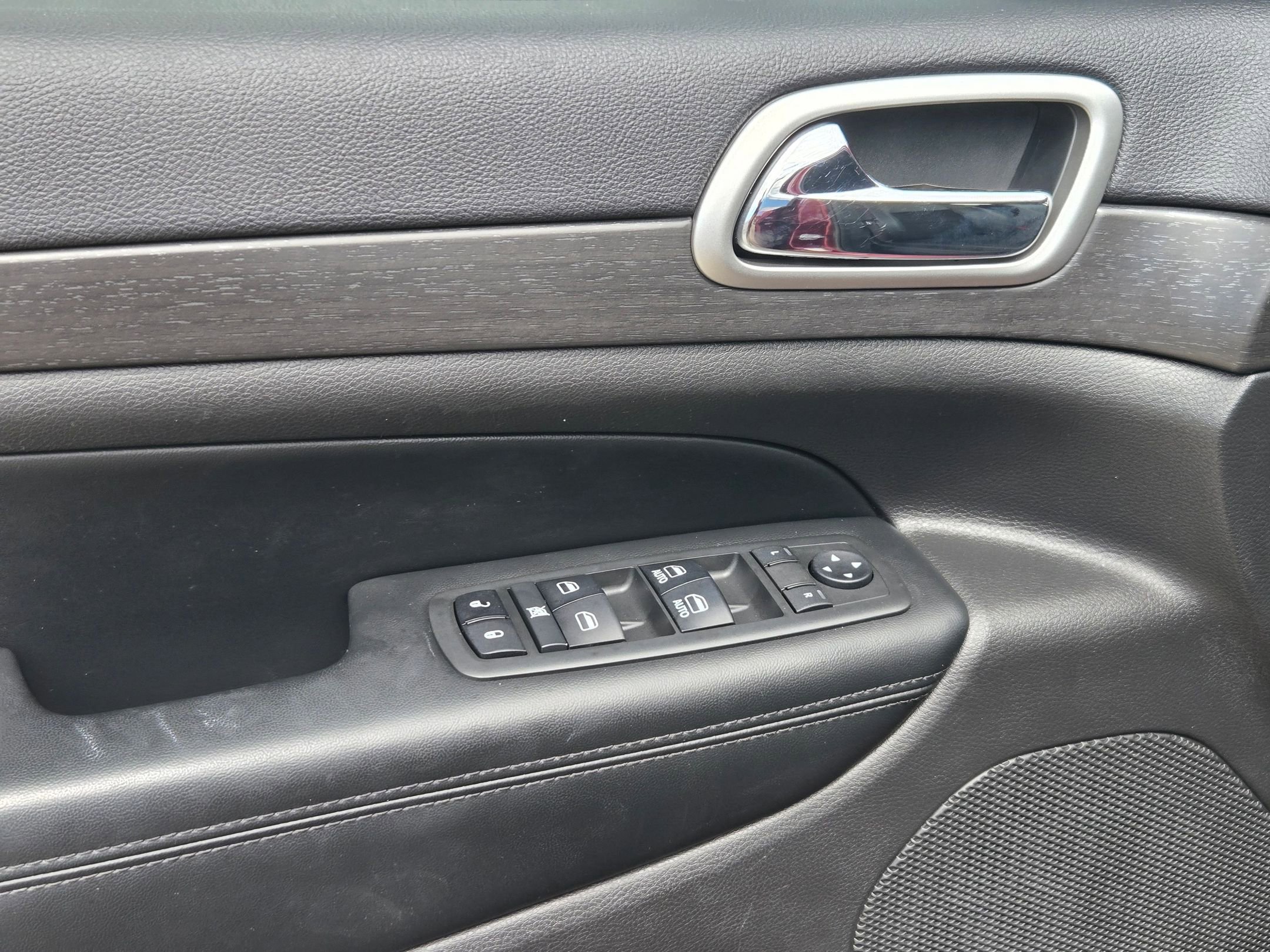 Used 2018 Jeep Grand Cherokee Altitude image 11