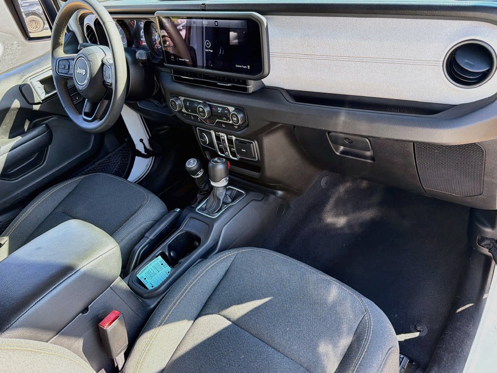 Used 2024 Jeep Wrangler Unlimited Sport AWD/4WD image 17