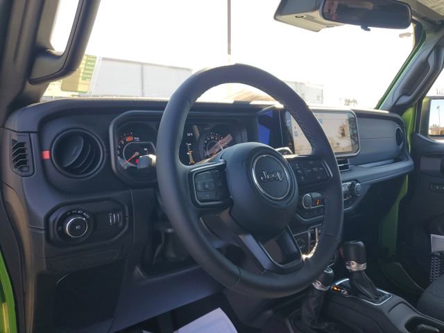 Certified 2025 Jeep Wrangler Unlimited Rubicon w/ Safety Group image 21