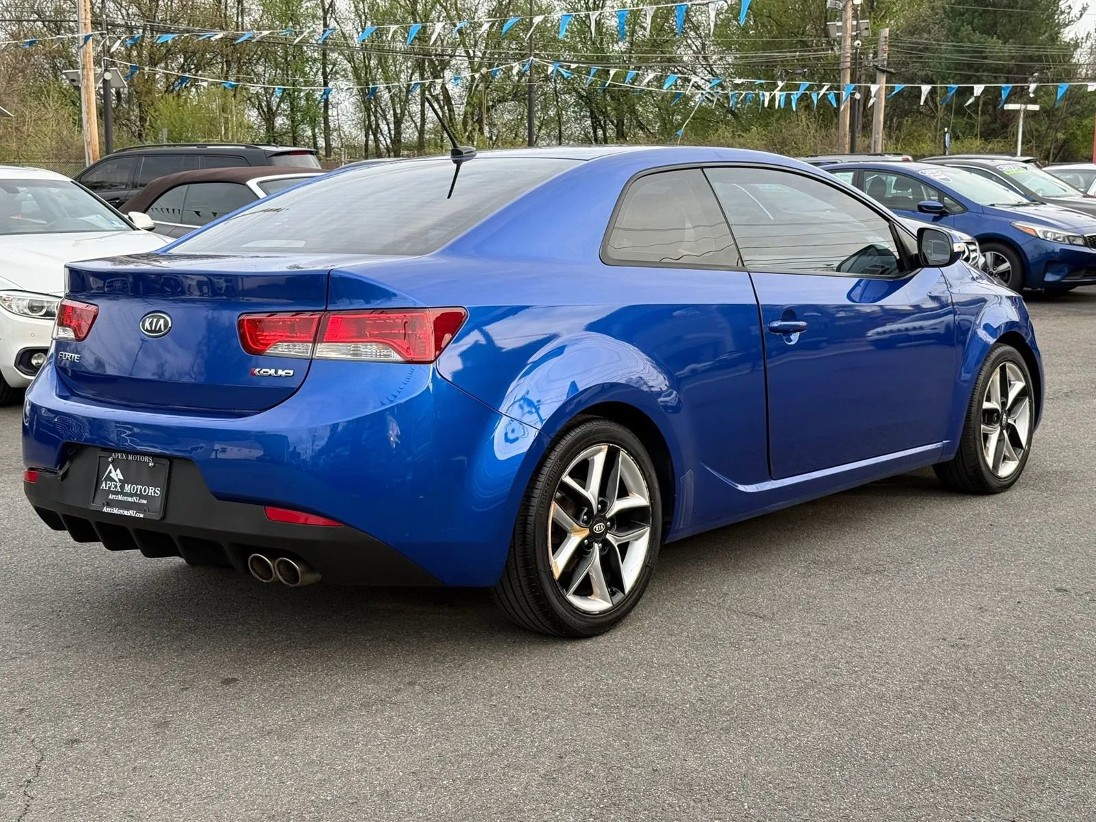 Used 2010 Kia Forte Koup SX image 10