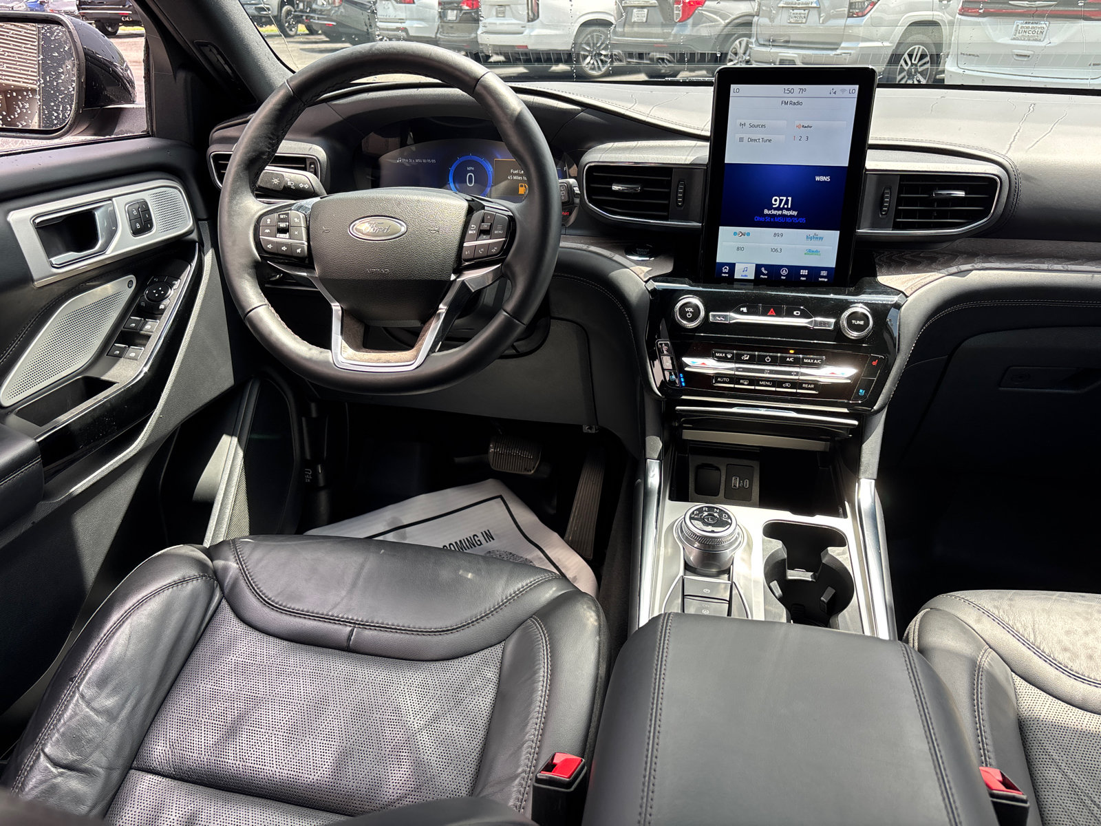 Used 2022 Ford Explorer Platinum w/ Equipment Group 601A AWD/4WD image 29