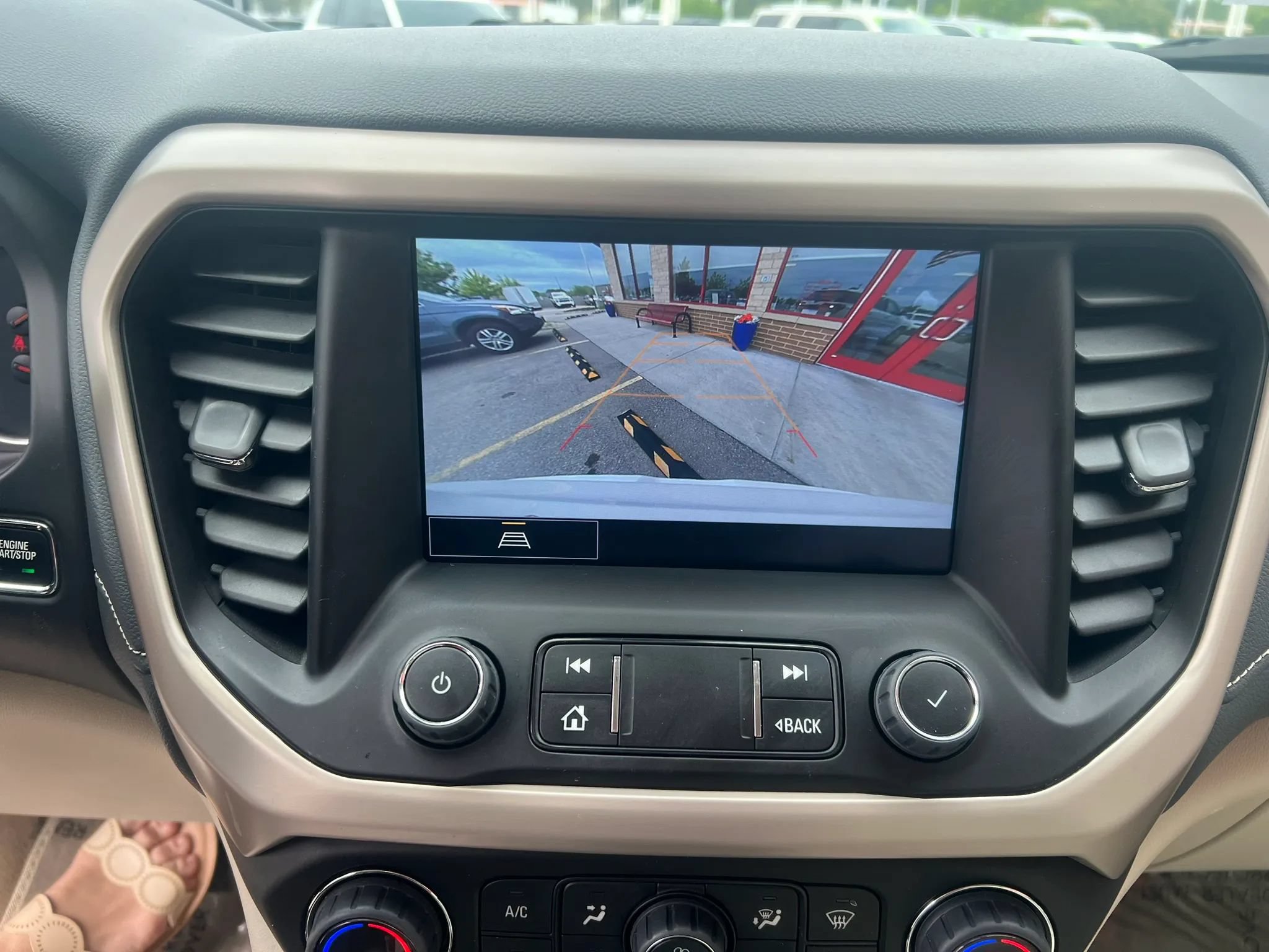 Used 2023 GMC Acadia Denali AWD/4WD image 13