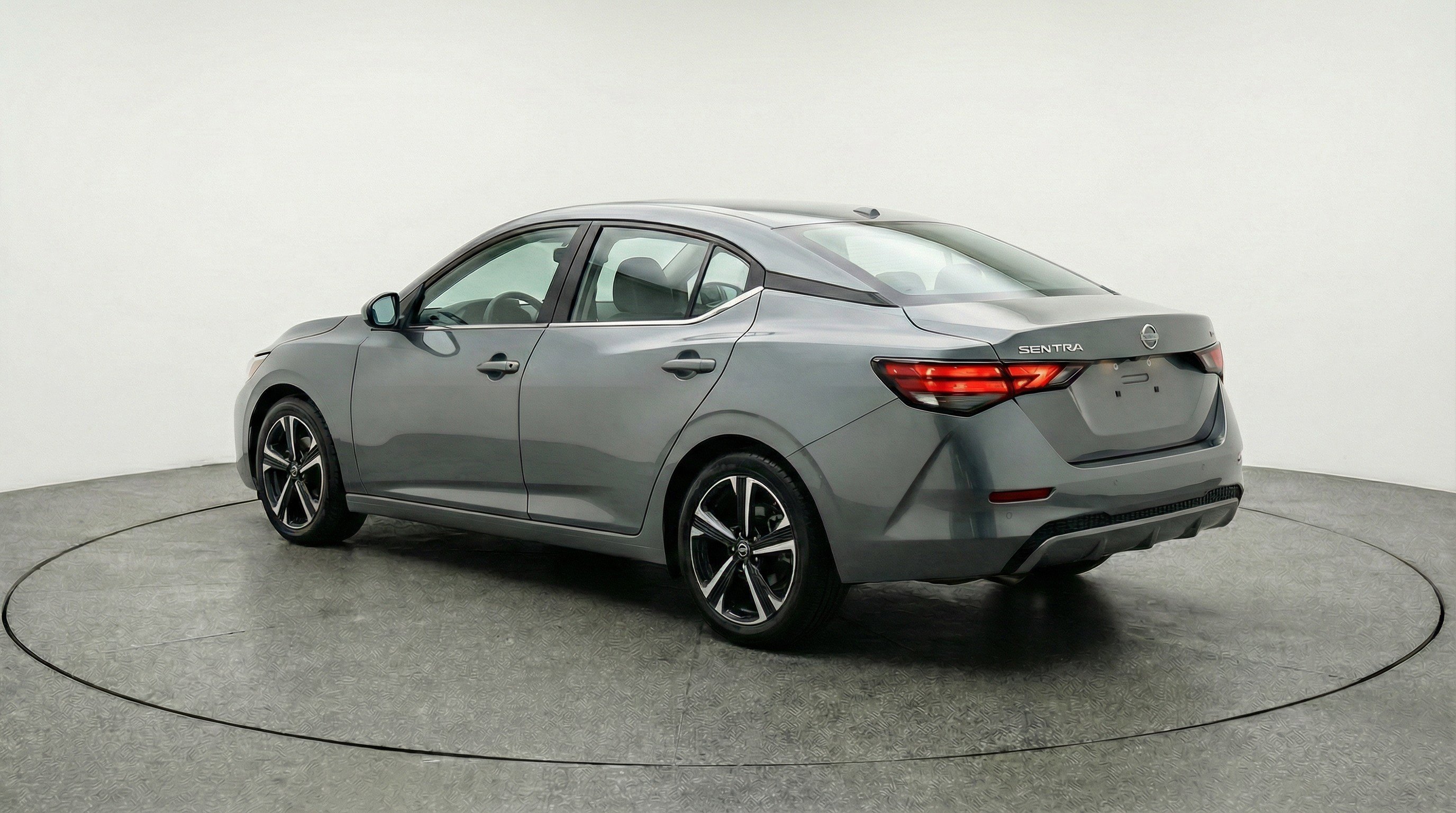 Used 2025 Nissan Sentra SV image 6